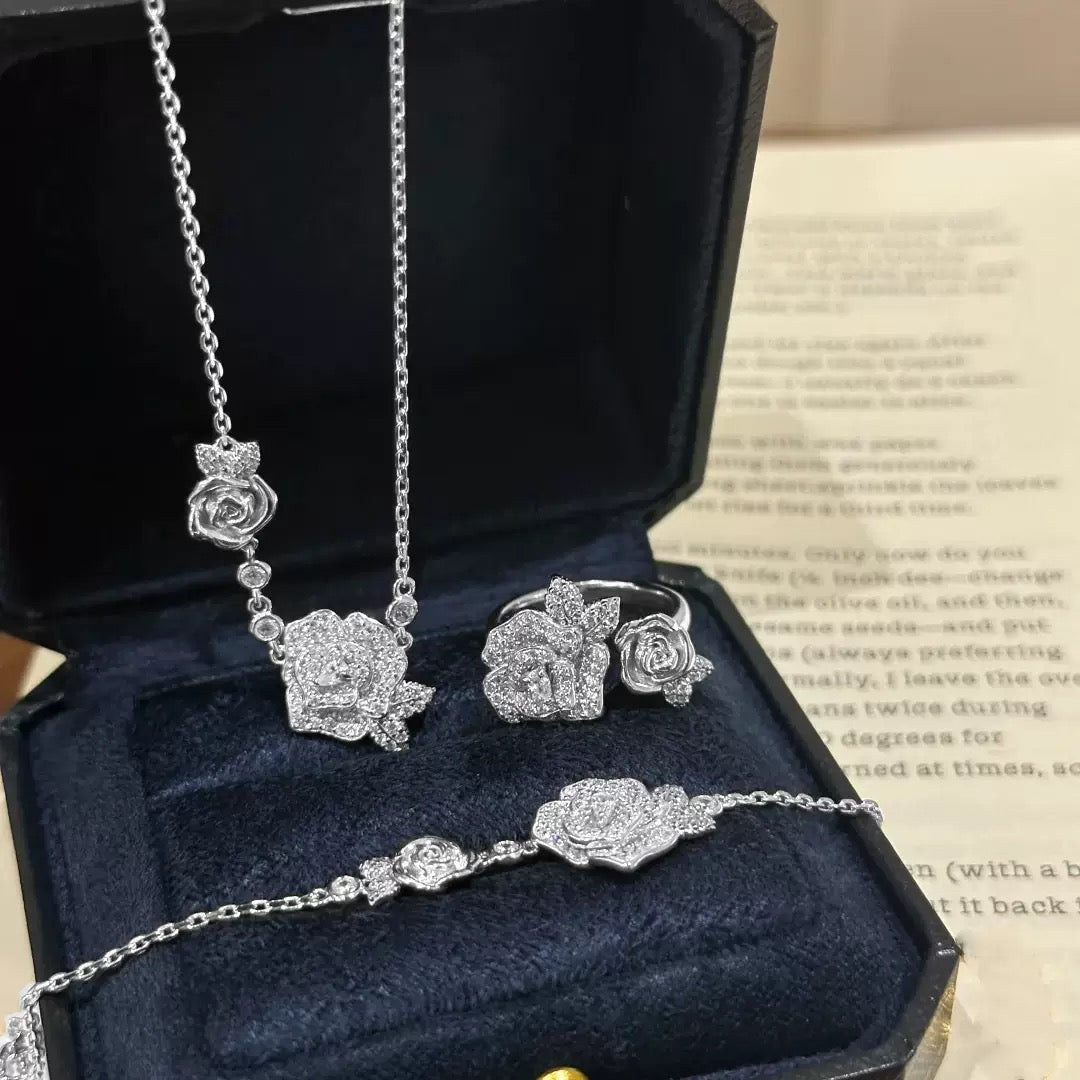 Vintage Entwined Rose Jewelry Set