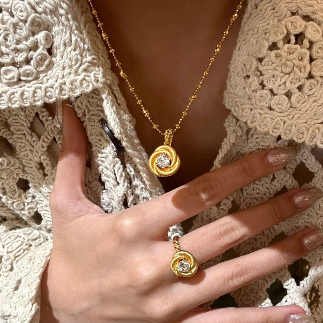 French Romantic Style Möbius and Brushed Rose Jewelry Set