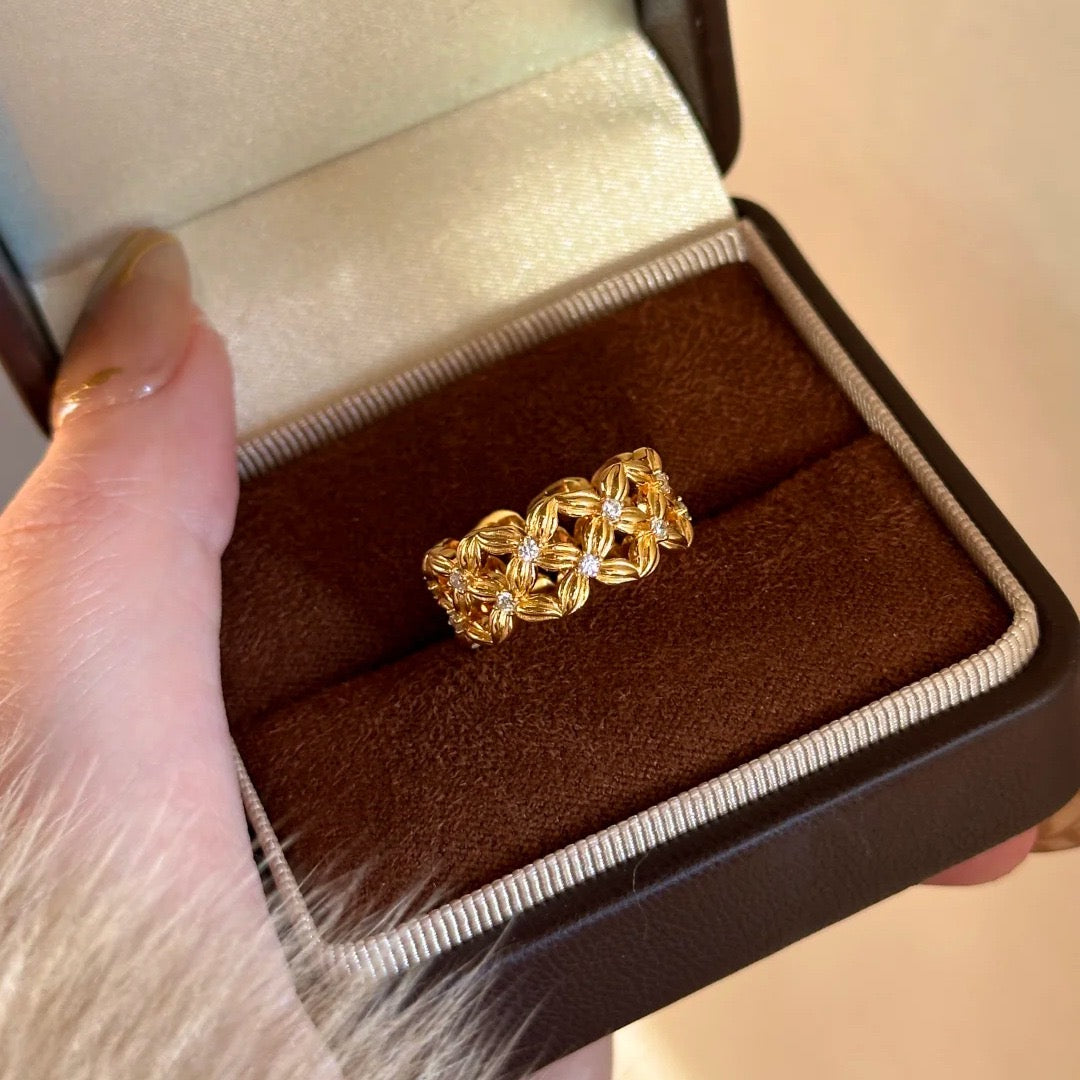 Vintage Floral Openwork Clover & Diamond-Pattern Eternity Ring