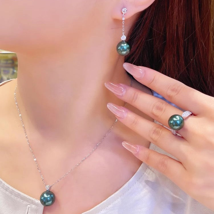 Minimalist Luxury Peacock Green Shell Pearl Jewelry Set