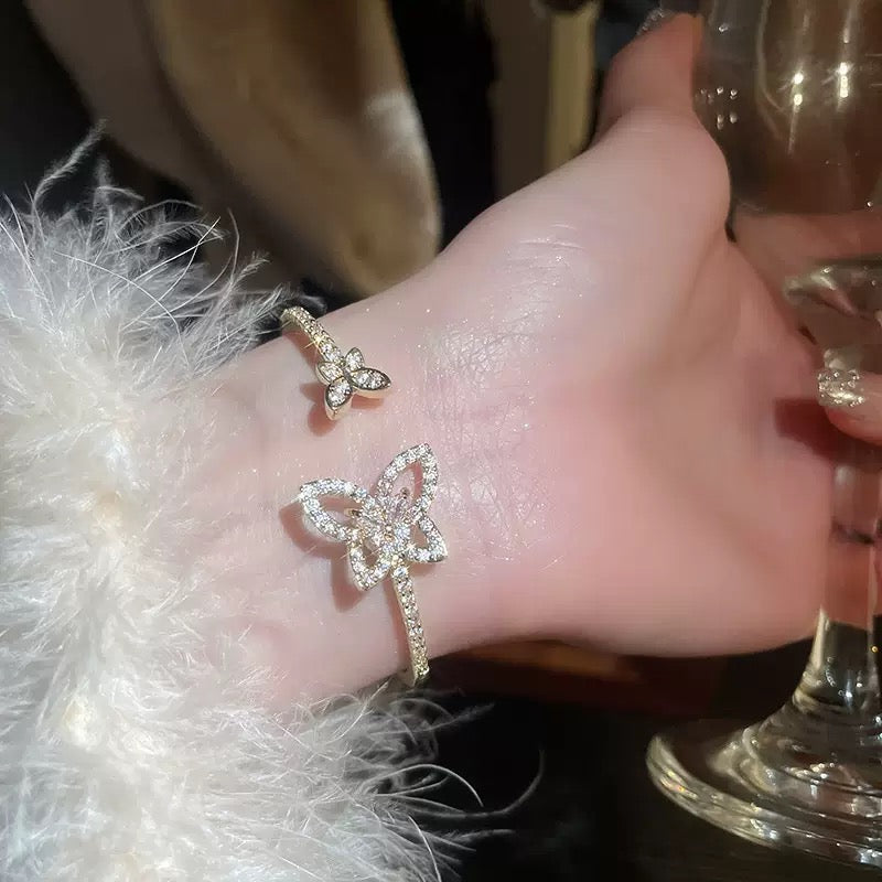 Butterfly Shining Openwork Bangle