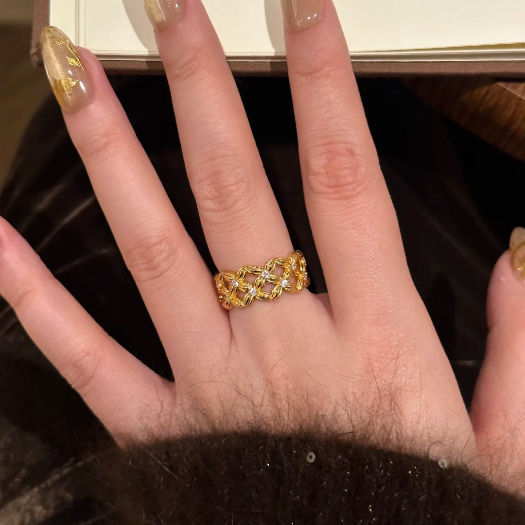 Vintage Floral Openwork Clover & Diamond-Pattern Eternity Ring
