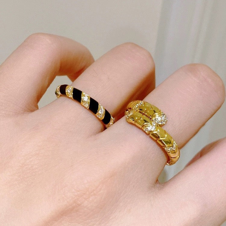 Vintage Black and White Drip Glaze Enamel Ring