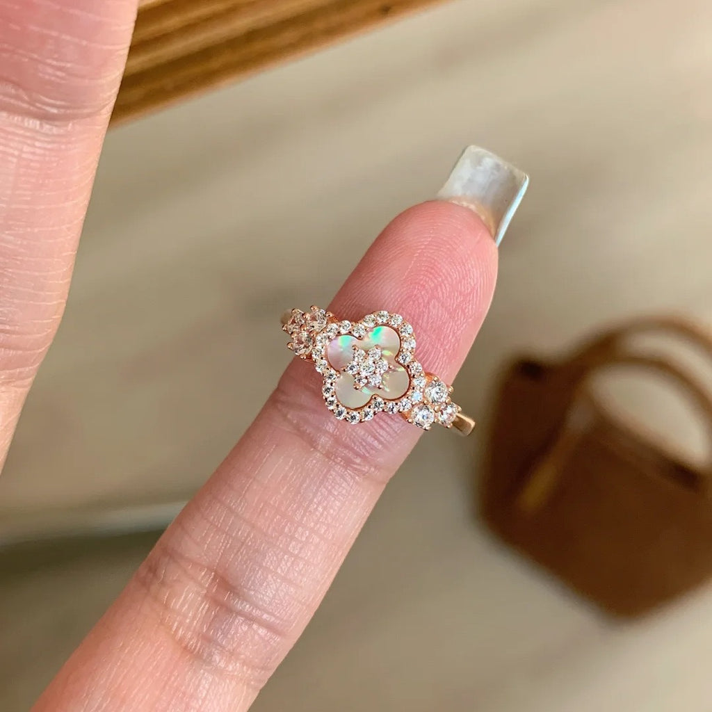 Vintage Courtly Style Pink Mother-of-Pearl Clover Ring