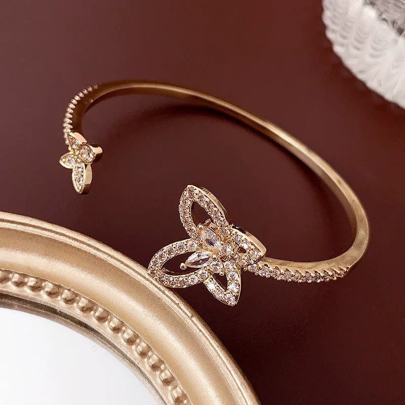 Butterfly Shining Openwork Bangle